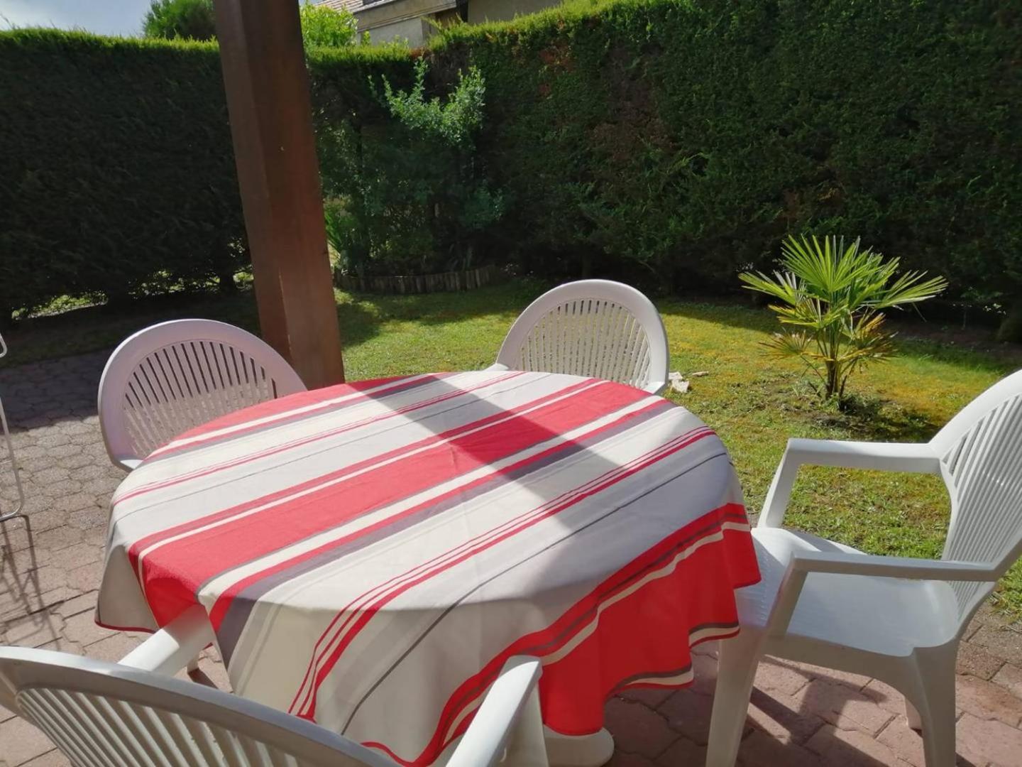 CAPBRETON Résidence LE BOSQUET AUX ECUREUILS Villa avec piscine en copropriété Exterior foto